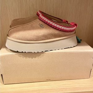 Brand New Ugg Tazz slippers - Size 6 Verified Authentic with Stock X Tag!